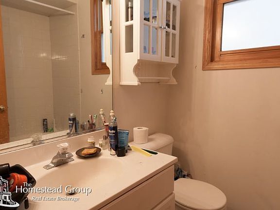 4th image of 1243 W Erie St #3_3RD_1243