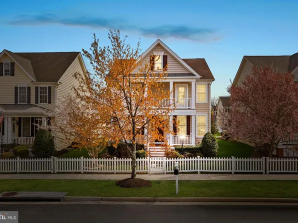 25160 Riding Center Dr, Chantilly, VA 20152