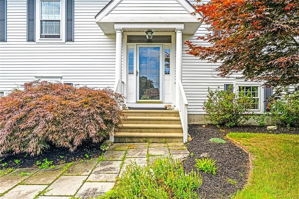 3 bed, 3.0 bath, 1288 sqft, $3,300 — Photo 4