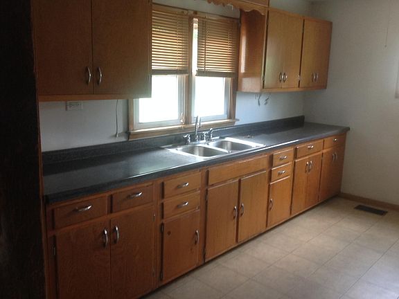 4th image of 6711 Hawthorne Dr