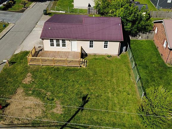 3rd image of 118 Wells Dr