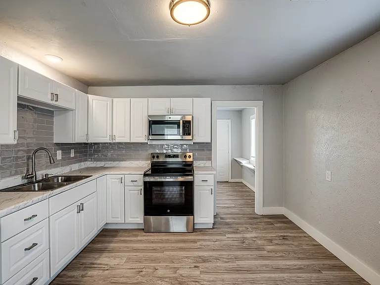105 S K Ave — Photo 13
