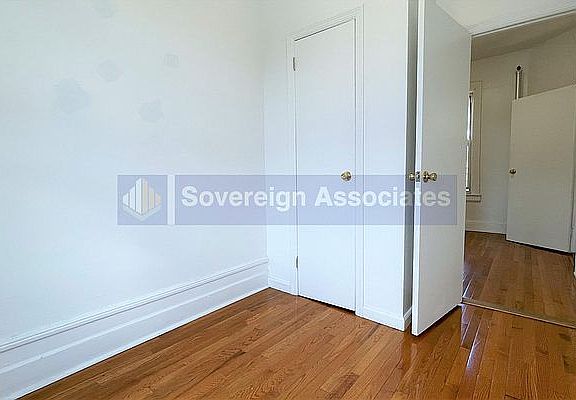 3rd image of 22 Saint Nicholas Pl #52C