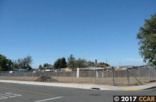 177 Poinsettia Ave photo 1