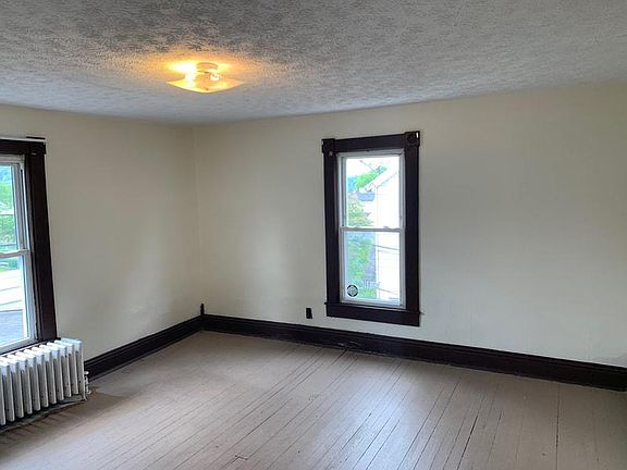 5th image of 331 Kingwood St