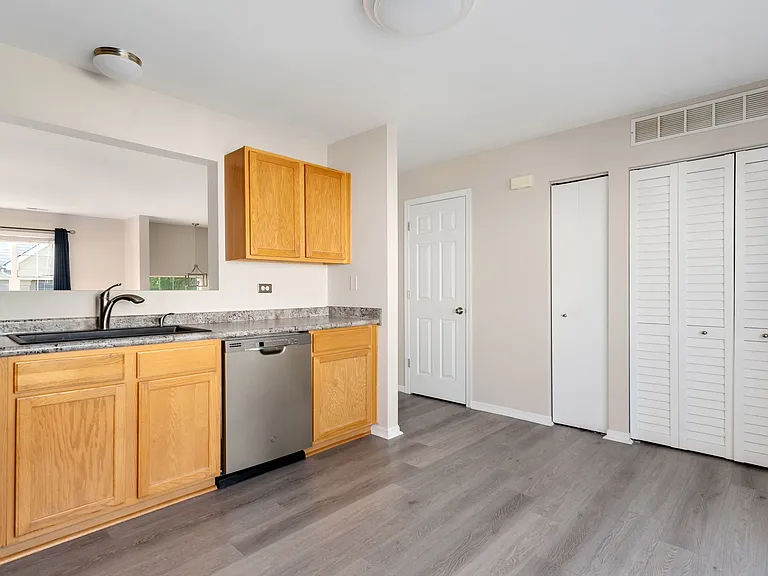 2745 Canyon Dr — Photo 8
