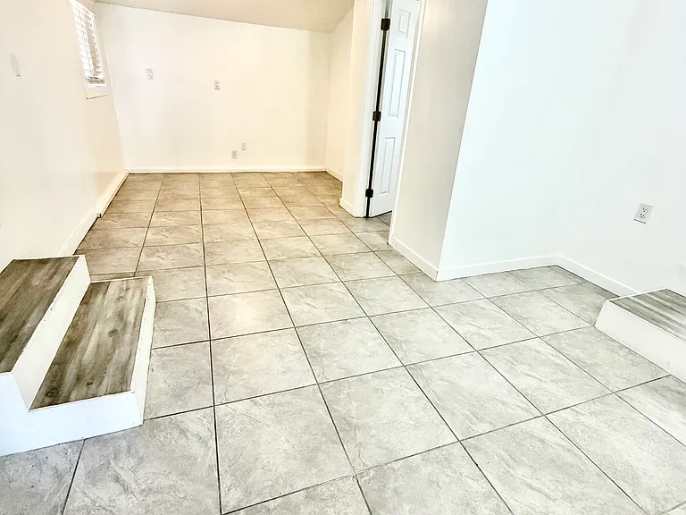 1428 Vanderwell Ave — Photo 6