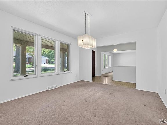 3rd image of 5321 Autumnwinds Dr