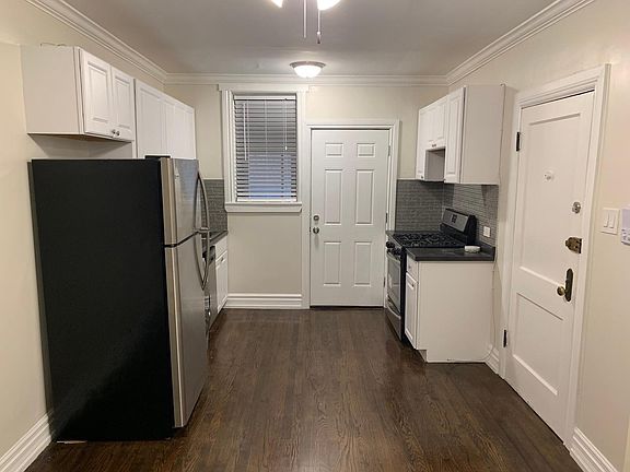 3rd image of 1059 W Lill Ave #3