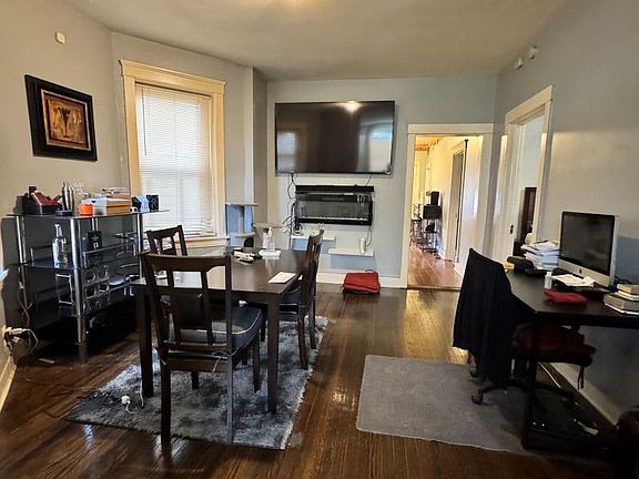 3rd image of 5019 W Huron St