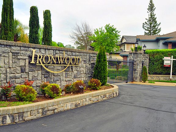 2nd image of 332 Ironwood Cir