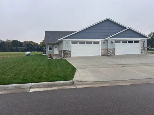 1302 Castle St #B, Larchwood, IA 51241