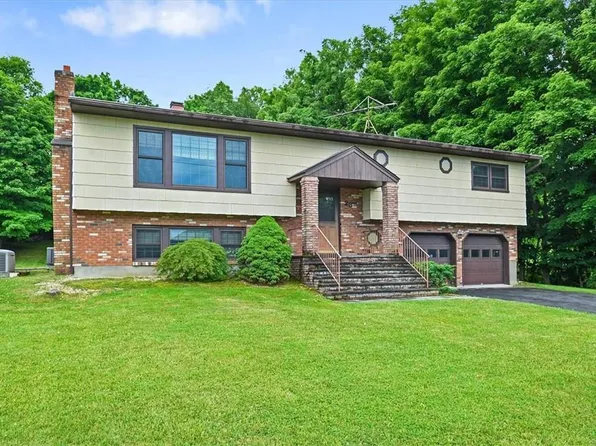 28 Peter Bush Dr, Monroe, NY 10950