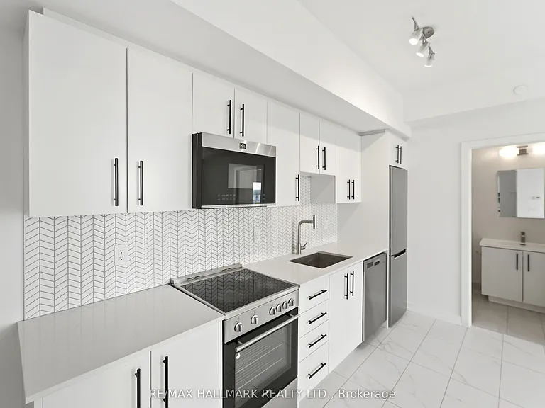 5 Wellington St S #1406 — Photo 10