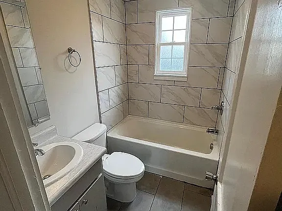221 S South St #4 — Photo 13