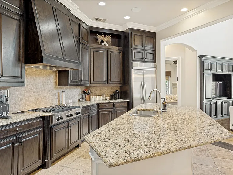 4828 Pyramid Dr — Photo 8