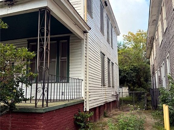 3rd image of 218 W 41st Street
