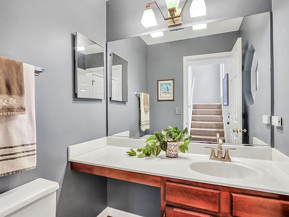 5th image of 758 Waterview Dr