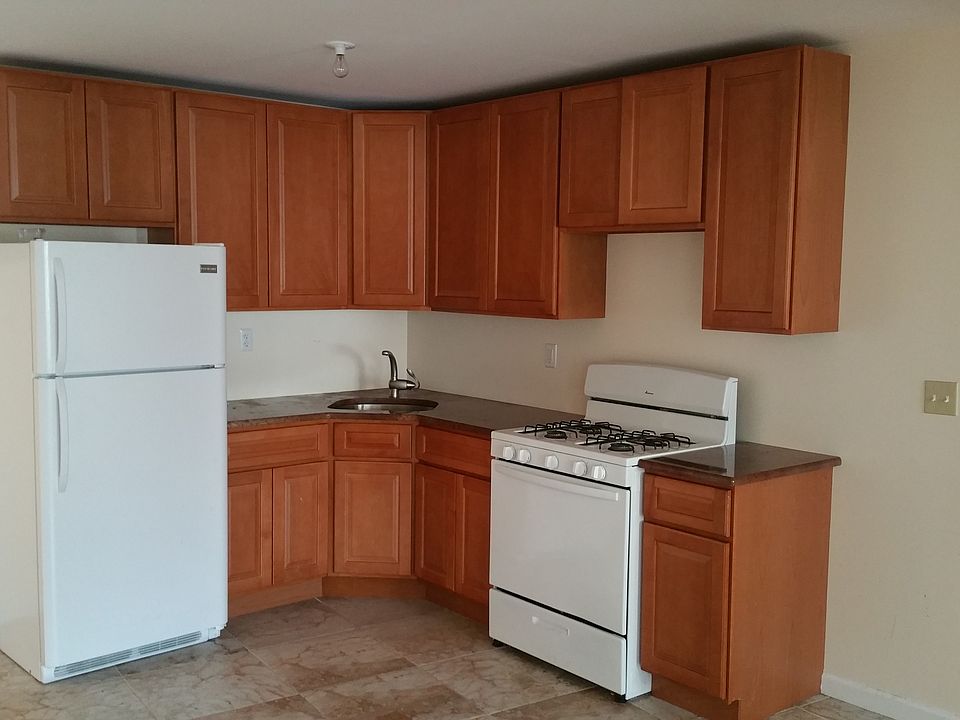 2nd image of 12 Bethune Blvd Unit 303