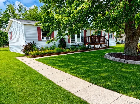14 Hampi Ct, Swartz Creek, MI 48473