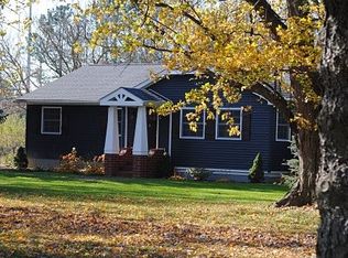 9528 Vermilion Rd, Amherst, OH 44001