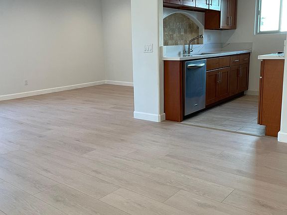 5th image of 1422 Rock Glen Ave #3008