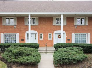 5 N Tower Rd UNIT 5, Oak Brook, IL 60523