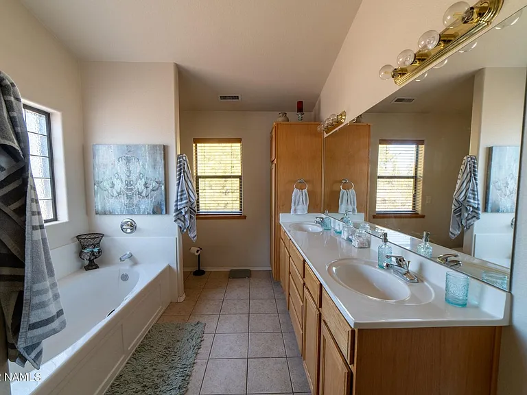 774 W Cattle Drive Trl — Photo 16