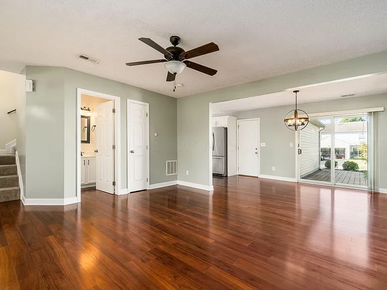 1383 Pansy St #200 — Photo 6
