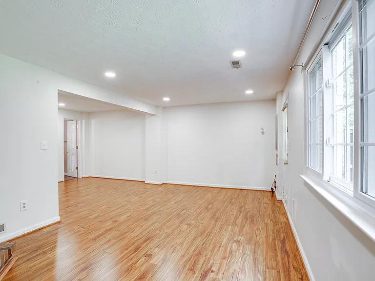 1604 Barnstead Dr — Photo 7