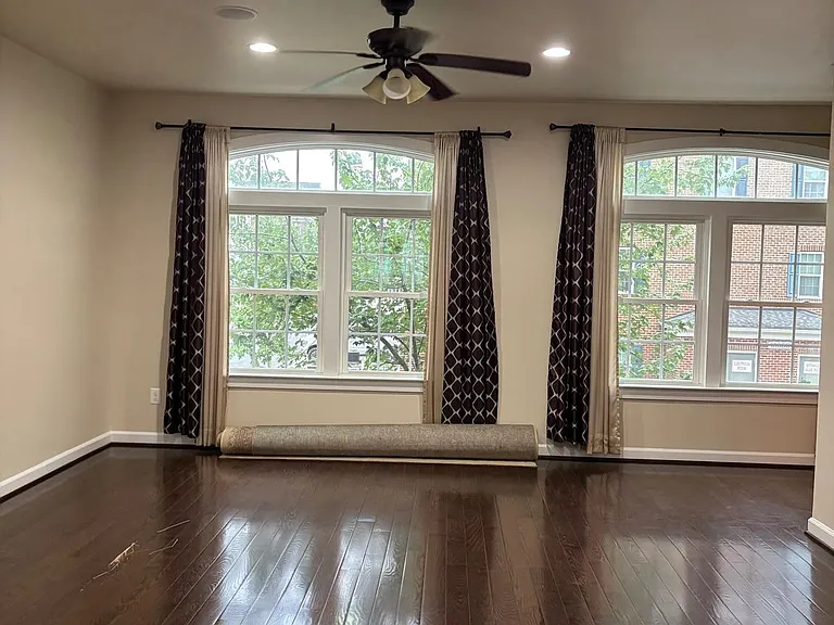 3184 Yeager Dr — Photo 2