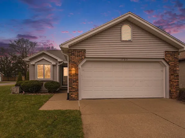 1705 Lowell Wood E, Mishawaka, IN 46545