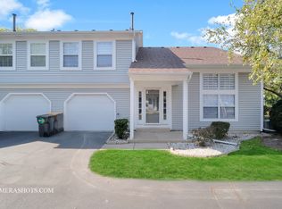 237 Acorn Dr, Streamwood, IL