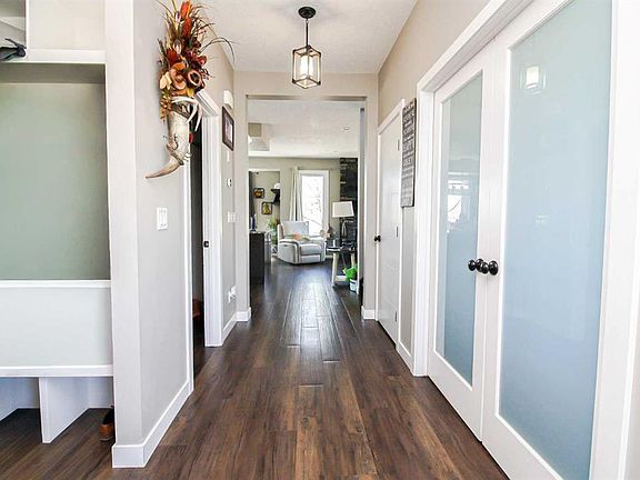4th image of 712054 N Range Road 55 #17