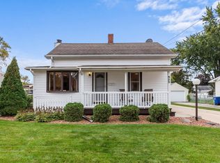 525 Pierce Ave, Little Chute, WI 54140
