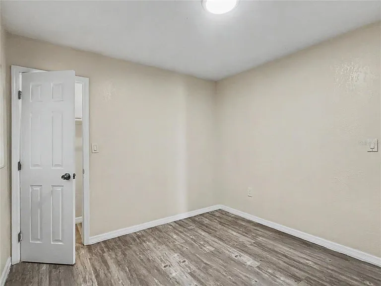11 Harvard Ave — Photo 14