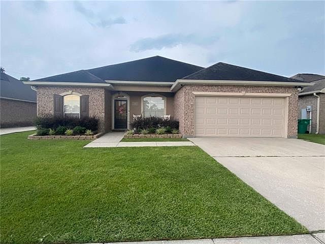 1st image of 2921 Monica Ln