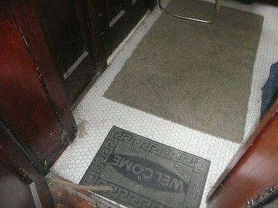 3rd image of 4942 Winona Ave APT 1w