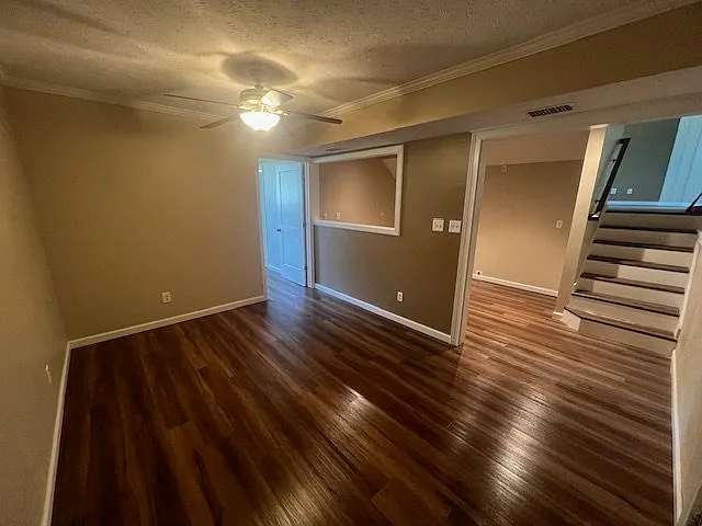 4901 Woodsend Rd — Photo 10