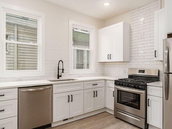 2nd image of 1007 Madison Ave
