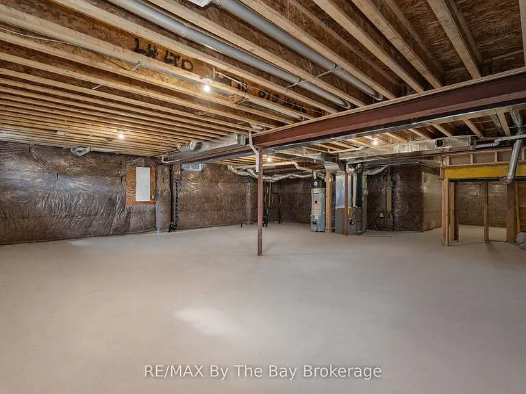48 Del Ray Cres — Photo 18