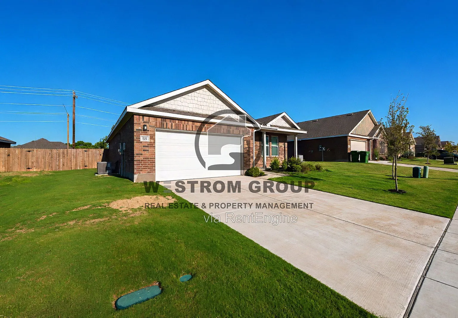 3 bed, 2.0 bath, 1416 sqft, $2,095 — Photo 2
