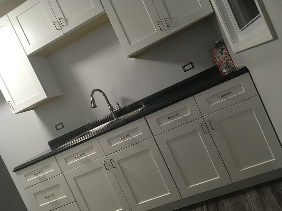 1st image of 1652 Ferry St