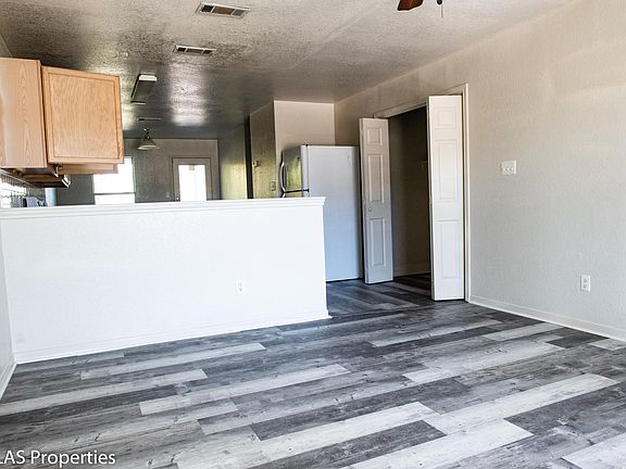 4th image of 2913 Cantabrian Dr APT C