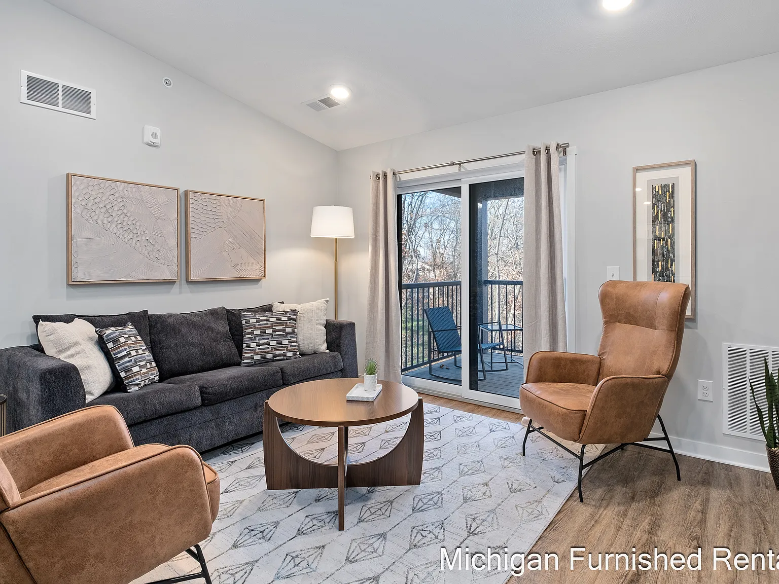 4322 Pine Forest Blvd NE — Photo 1