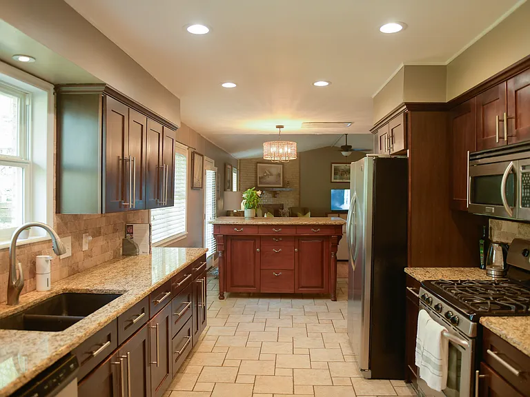 7843 S Harvard Ave — Photo 11