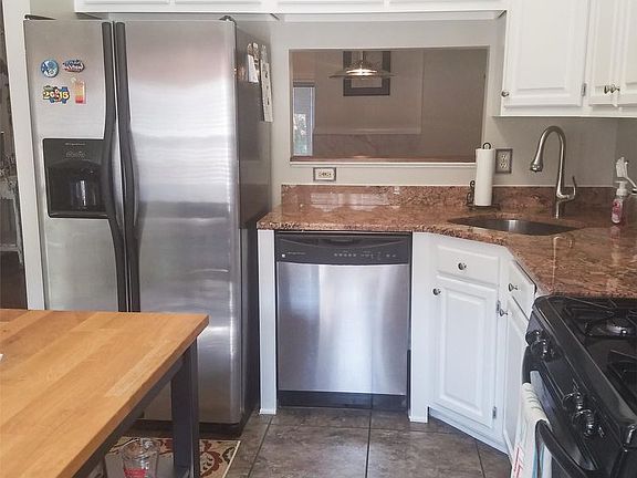 5th image of 704 Shaw Ct