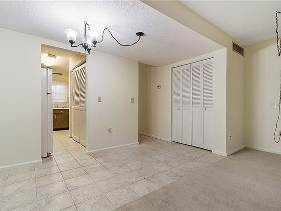 4th image of 1920 E Edgewood Dr