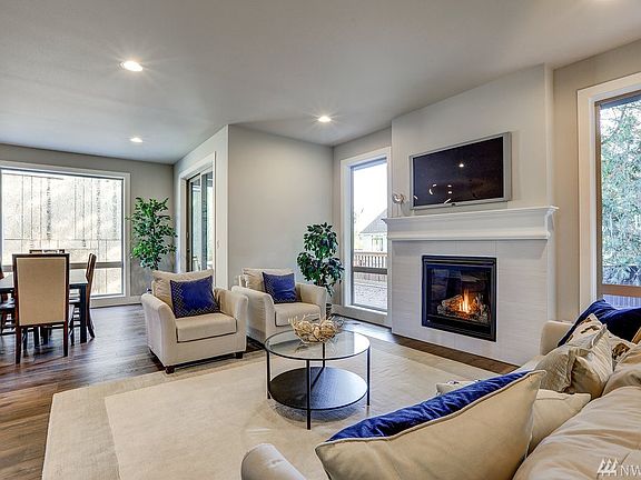 3rd image of 2604 21st St SW #22