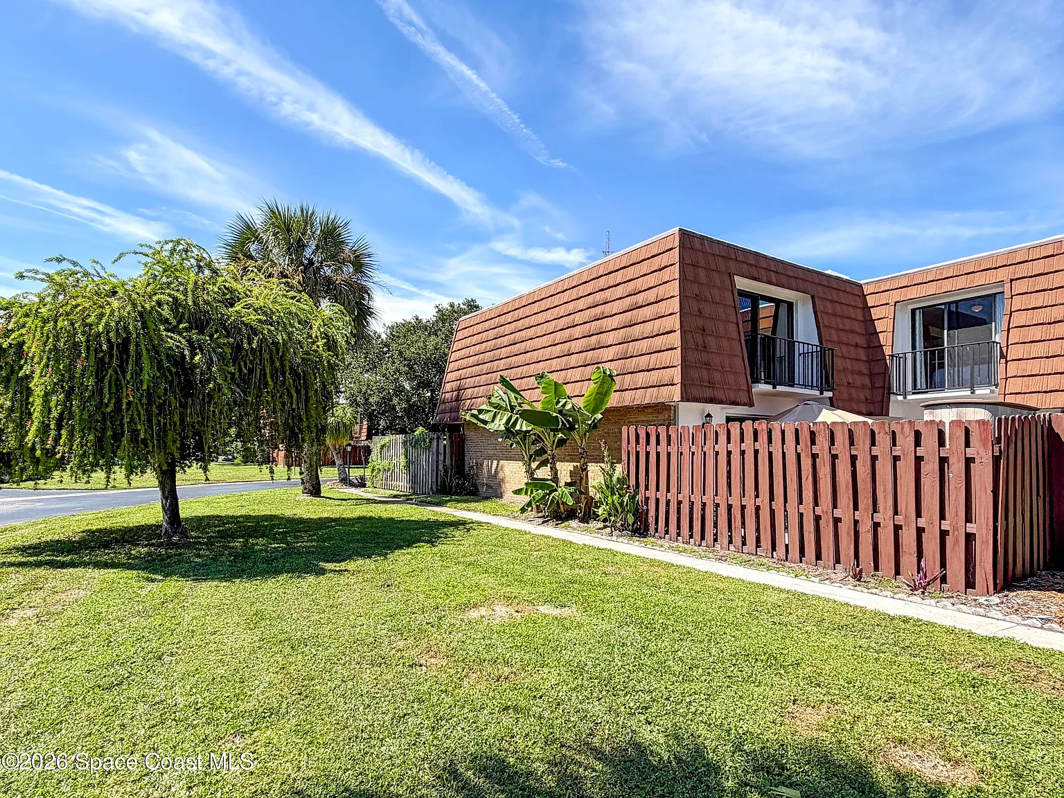 2 bed, 1.5 bath, 1236 sqft, $1,650 — Photo 3